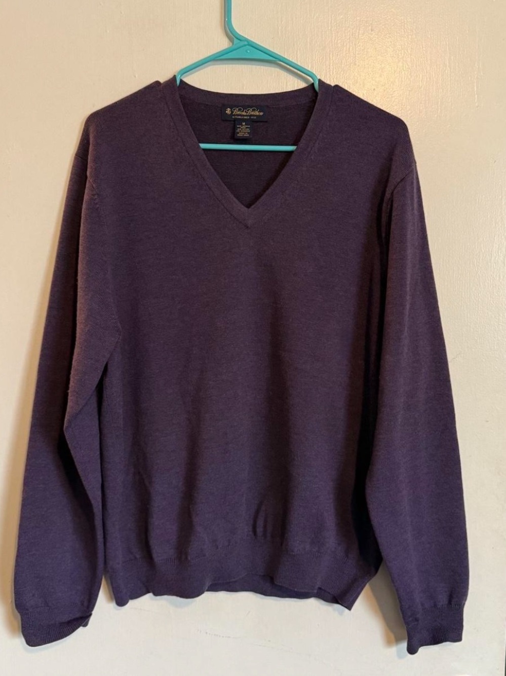Brooks brothers purple merino wool blend v neck men’s sweater 
size medium